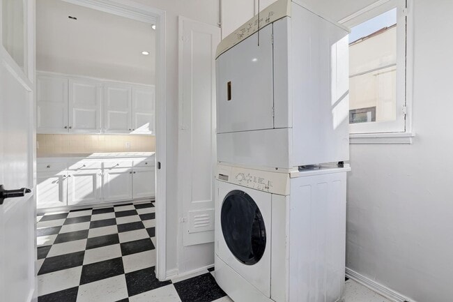 Building Photo - Clarkhill Residences LLC - 145