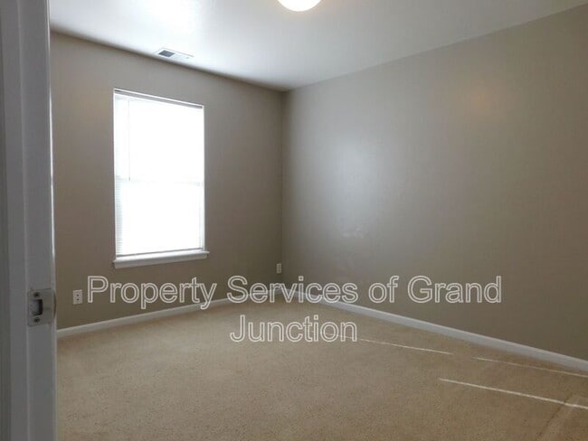 Building Photo - 2881 1/2 Cascade Avenue