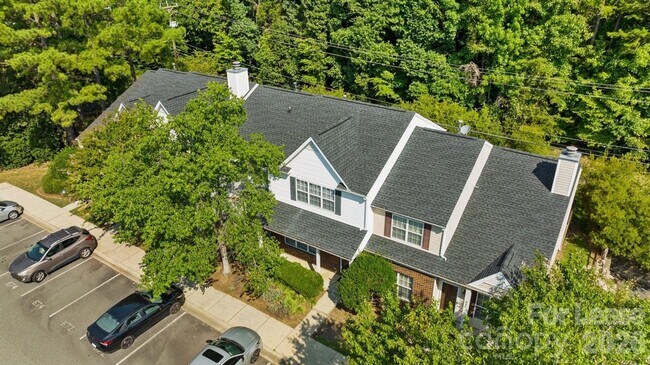Building Photo - 670 Emerald Cove Dr