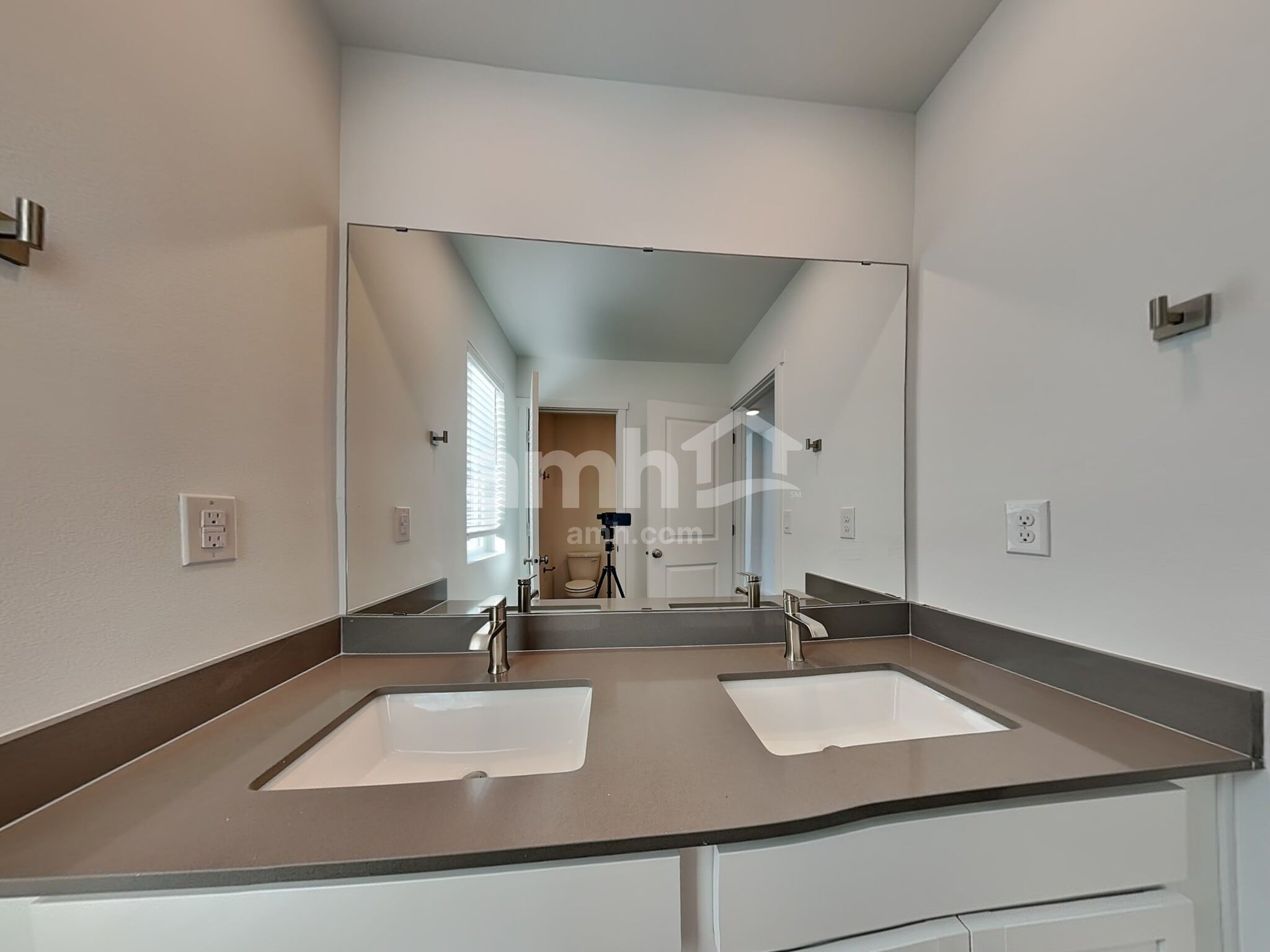 Building Photo - 7285 Arroyo Crossing Pkwy