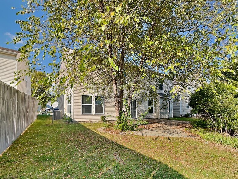 Building Photo - 1313 Central Park Dr