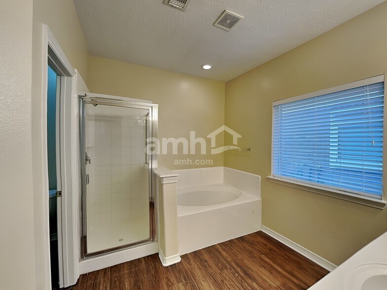 Building Photo - 38011 W Sulphur Creek Dr