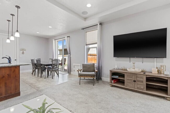 Building Photo - 2965 N LeBlanc Way