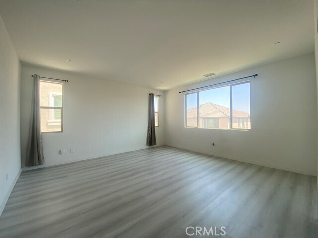Building Photo - 2932 E Silver Sky Dr