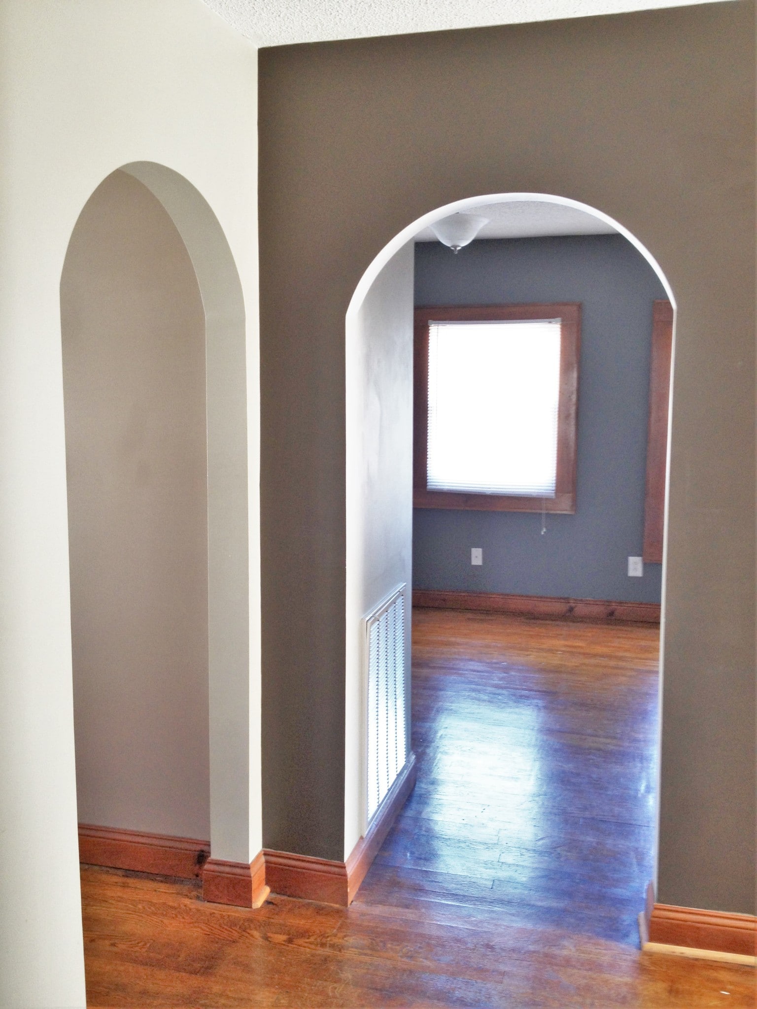 View from hallway - looking into LR - 923 Hillcrest E Dr