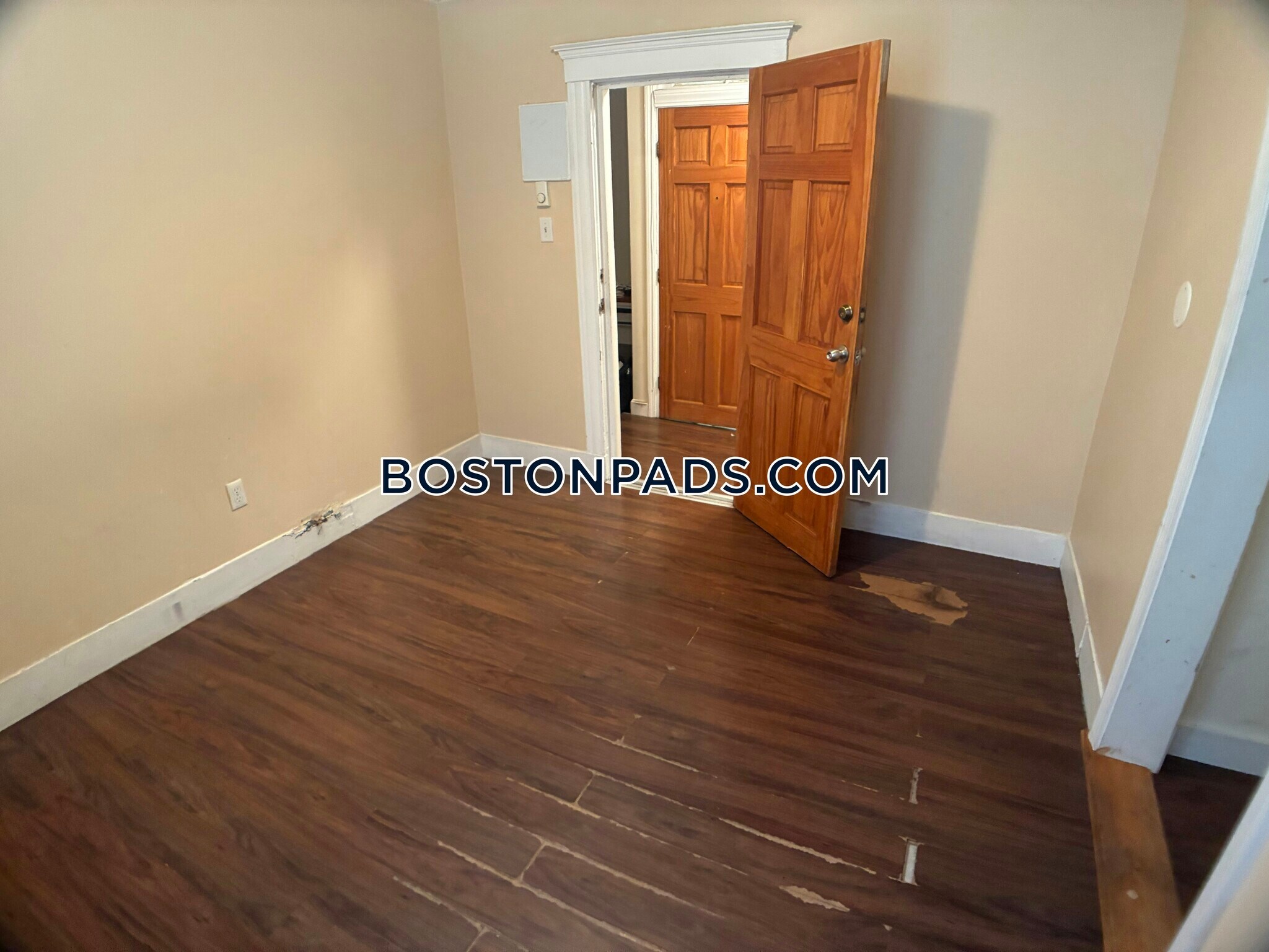 Building Photo - 739 Parker St