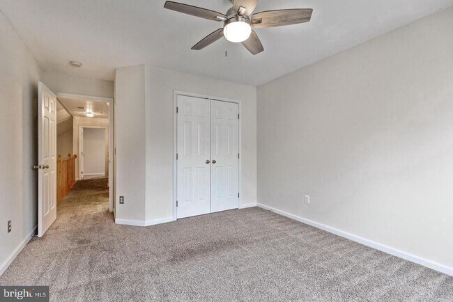 Building Photo - 19 Blue Spruce Cir