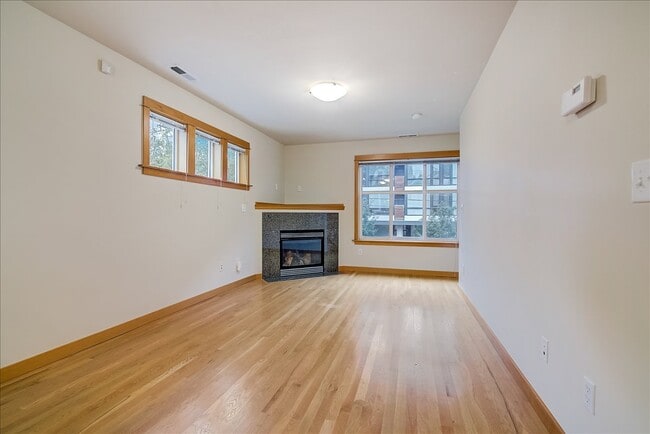 Building Photo - 844 NE 66th St