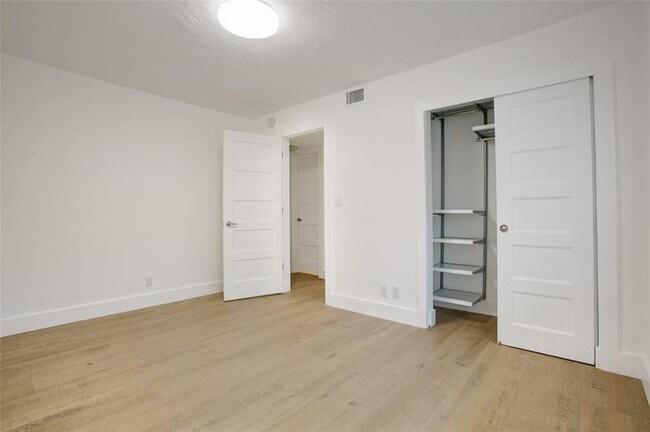 Building Photo - 530 S Federal Hwy