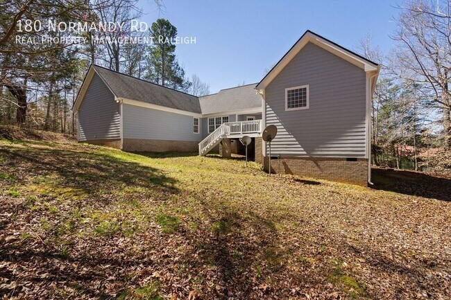 Building Photo - 180 Normandy Rd