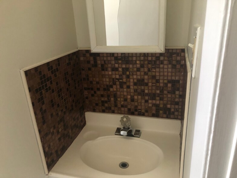 Building Photo - 7 Laidlaw Ave