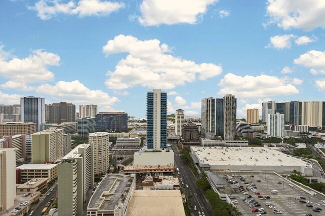 Building Photo - 1500 Rycroft St