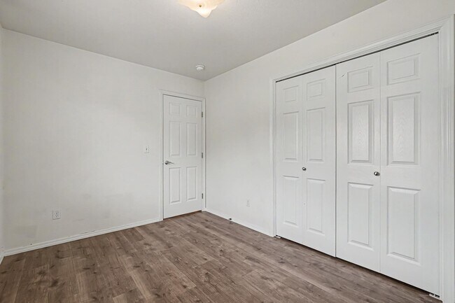 Building Photo - 2463 N Stone Pl