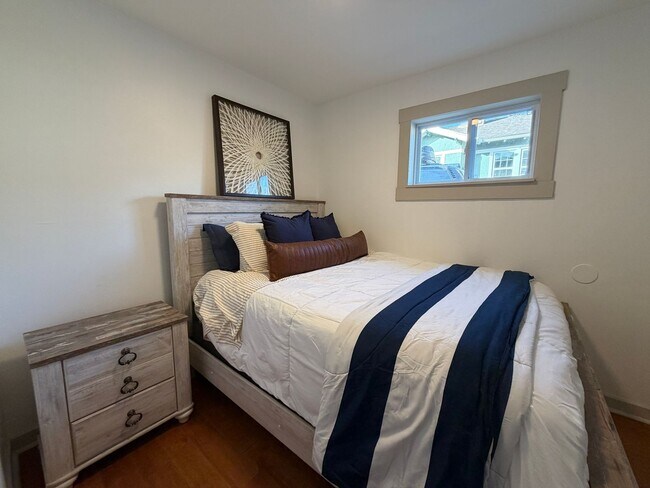 Building Photo - Fully Furnished Sloan's Lake 2 bedroom home