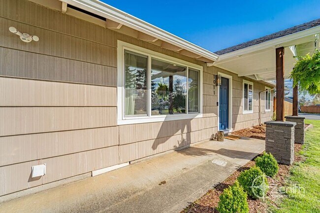 Building Photo - 1011 NE 82nd Ave