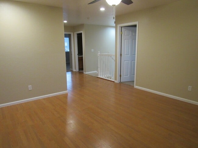 Building Photo - Spacious 4 bedroom plus loft in Brighton