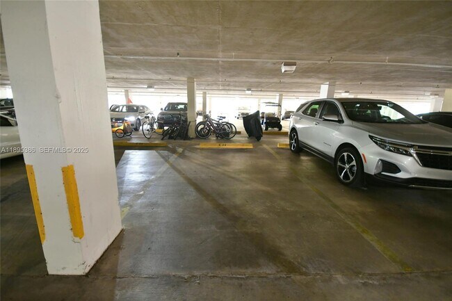 Building Photo - 170 Ocean Ln Dr