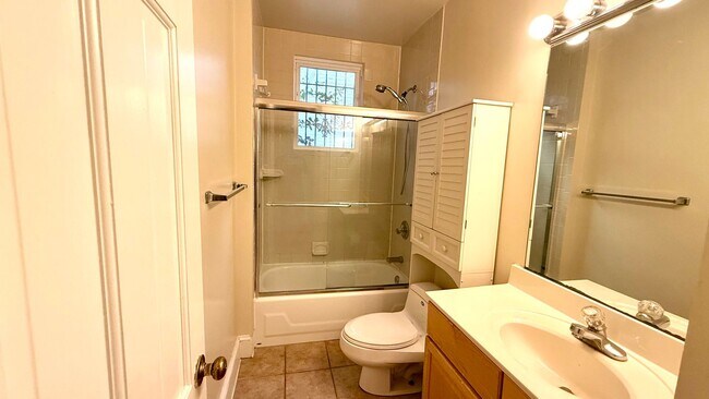 Building Photo - 0086 - Liverman/Liverman