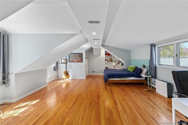 Building Photo - 41 Burr Farms Rd