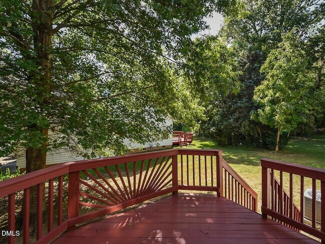 Building Photo - 406 Somersview Dr