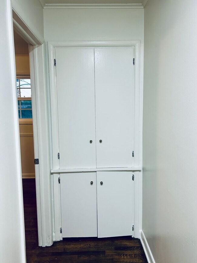 Building Photo - Updated 3 bedroom home in great location!