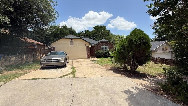 Primary Photo - 5802 Teri Rd