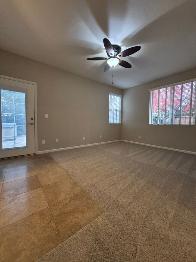 Building Photo - Now Leasing!! 3bd/2ba Gorgeous Single-Story Home Located In Roseville