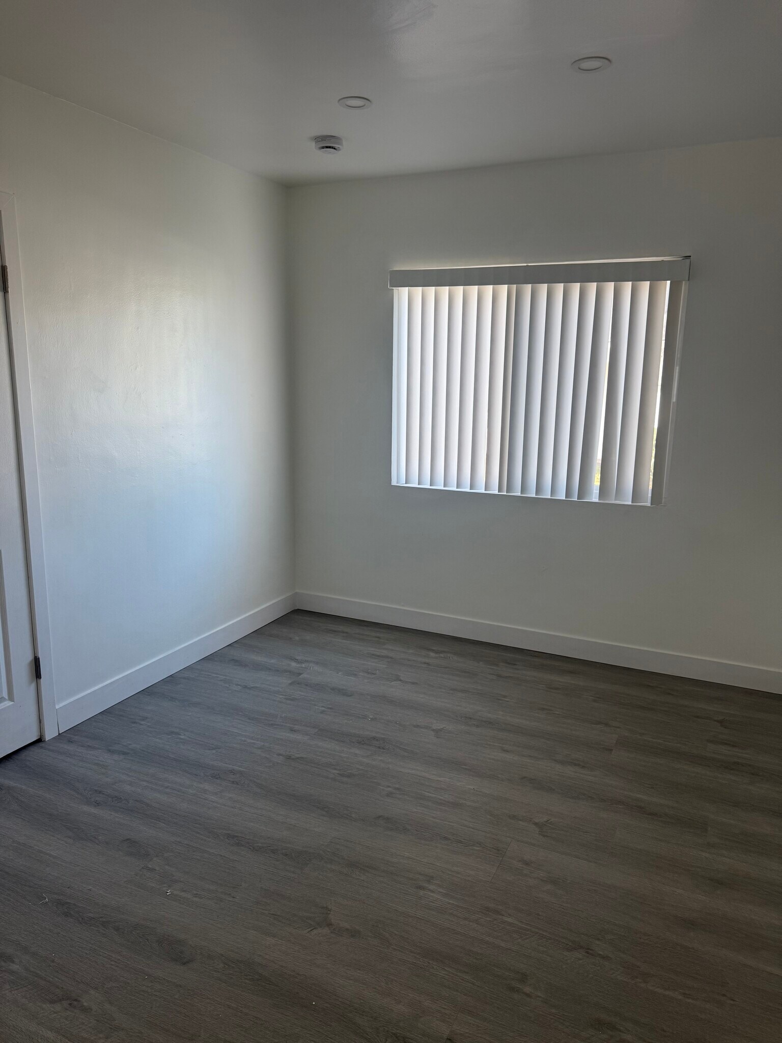 Room #1 - 1214 S Temple Ave