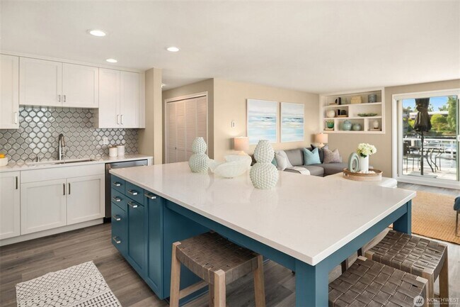 Building Photo - 2bd/1.75ba Kirkland Condo