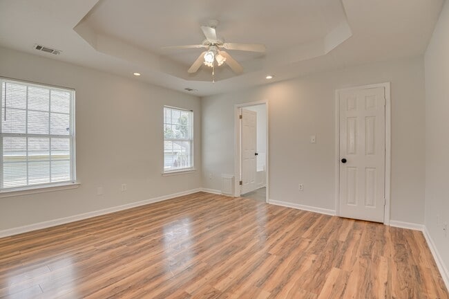 Building Photo - 409 Urial Dr