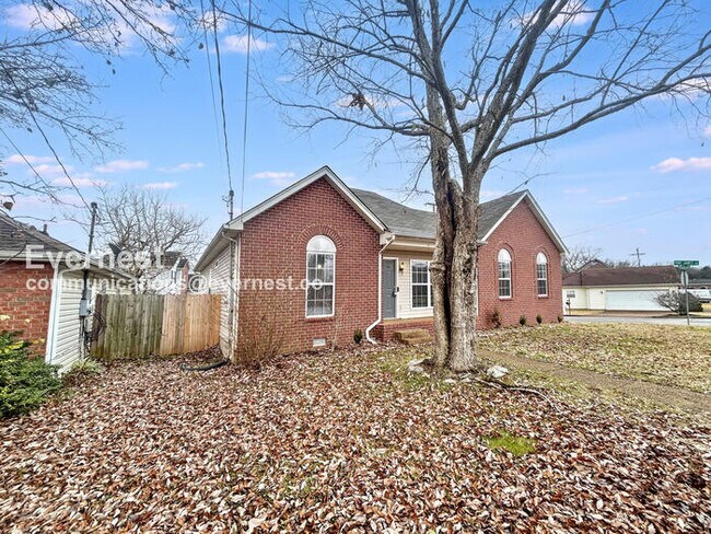 Building Photo - 1808 Lakewood Village Dr