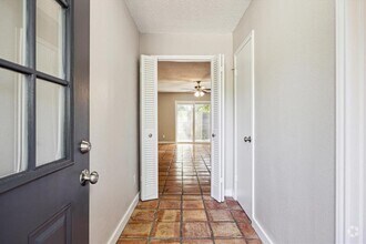 Building Photo - 7900 Westheimer Rd