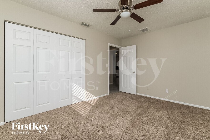 Building Photo - 1418 Stonehaven Way