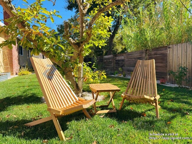 Building Photo - 500 Malaga Way