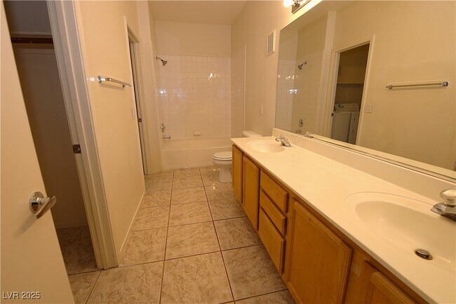 Building Photo - 8725 W Flamingo Rd