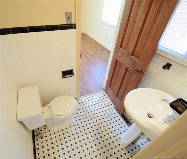 Building Photo - 1710 Camden Rd