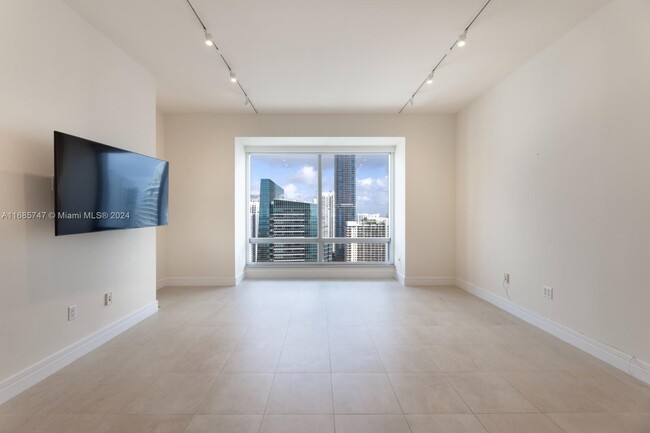 Primary Photo - 1425 Brickell Ave