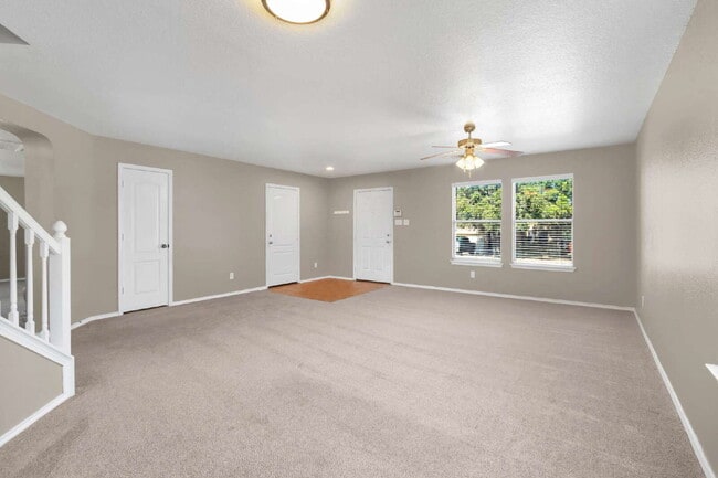 Building Photo - "2 WEEKS FREE! Spacious 4-Bedroom Sanctuary with 3 Full Baths and Solar Panels!"