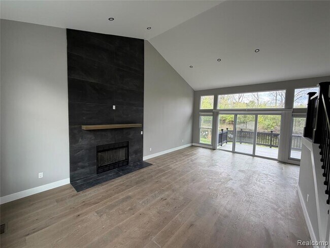 Building Photo - 5140 Woodrun Ct