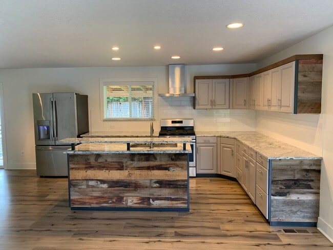 Building Photo - Honey stop the car one-Level ranch in the ...