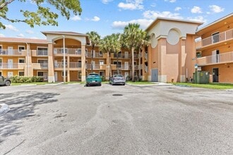 Building Photo - 6900 SW 39th St