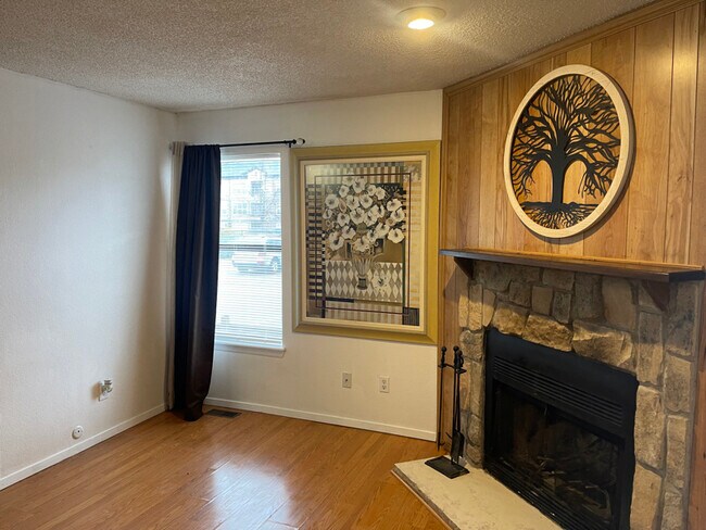 Building Photo - 920 S Dawson Way