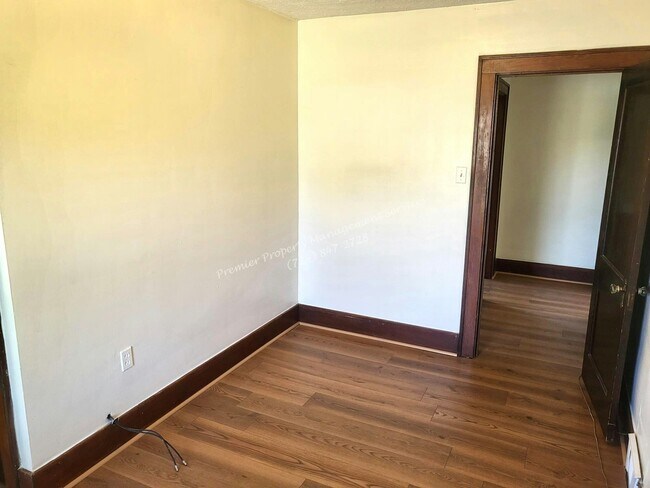 Building Photo - 2237 Brodhead Rd