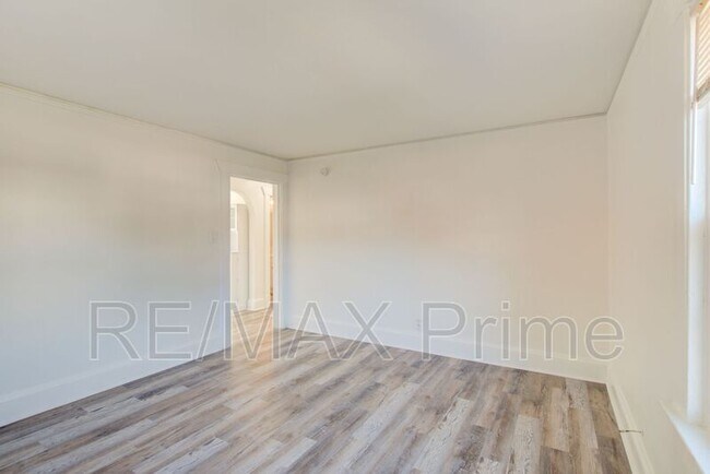 Building Photo - 1135 Jackson Ave