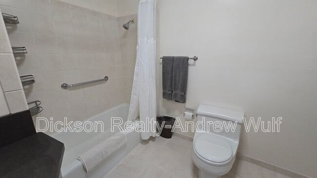 Building Photo - 22882 Carriage Dr