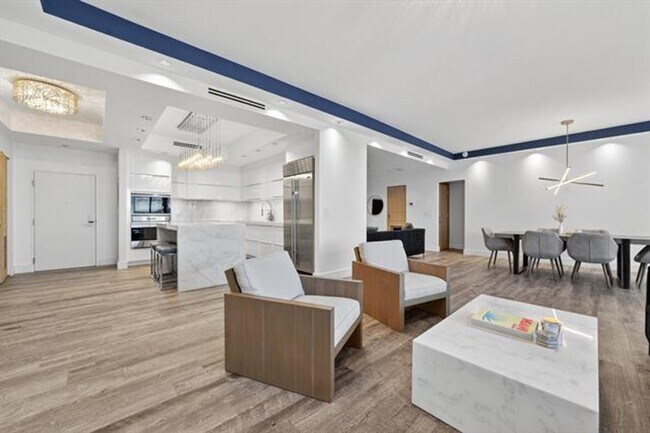 Building Photo - 2301 Collins Ave