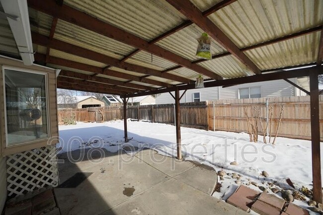 Building Photo - 452 S Jolinda Ave