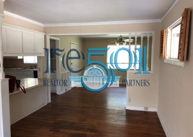 Building Photo - Lovely Home Near UALR