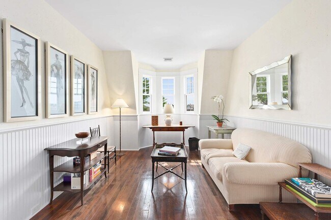 Building Photo - 505 First Neck Lane