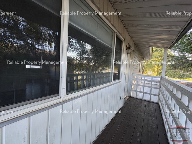 Building Photo - 1296 Blaine Ave